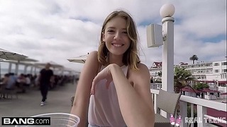 Echte Teenager - Teen POV Pussy spielen in der Öffentlichkeit