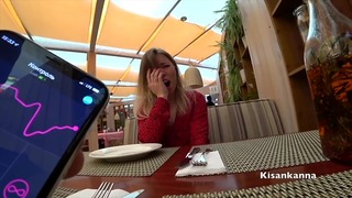 Russisches Restaurant, echter Orgasmus
