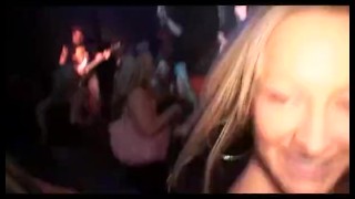 Ragazze folli sexy al video del luogo di festa