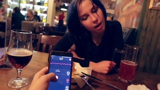 Pub Teen Orgasm via applikation