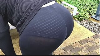 Mom Vpl Thick Ass Public