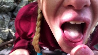 Busted in Public 2 Times Blow Job on a Mountain og Lila Swallows Cum