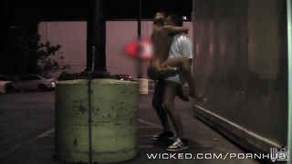 Nicole Aniston Sexe dans les rues