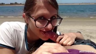 Riskantně horký venkovní orál na pláži Fiesta Island