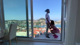 Tiktok Par Fuck på balkonen