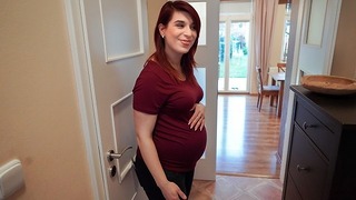 Skuld 4k. Gravid kvinna har sex för att ta pengar för saker