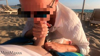 Majdnem megragadták a tengerparton szex közben – amatőr Minimaxxx