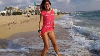 Outside Flashing ReCEIve Off Panties Tanning Hairy Pussy At Sun Set Beach Among People