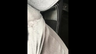 Orgasm după muncă în mașina mea