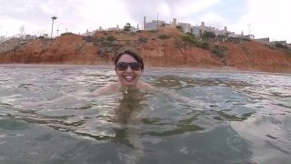 Busty Horny Young Man Wants Him To Cum In The Water / Miriam Prado