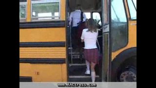 バスの女の子の十代のセックス