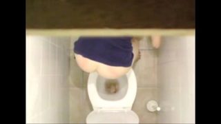 Masturbation Dans Les Toilettes Au Travail