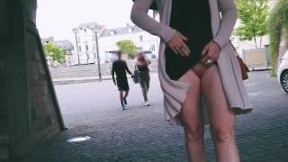 Milf Exhibe Sa Chatte Dans La Rue