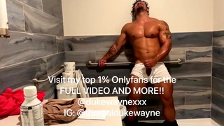 Pissing In The Gym Bathroom Then Cumming