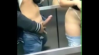 Rubia Muy Putona Cojida En Ascensor - FreePublicPorn.com