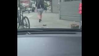 Un Rico Culo En La Calle