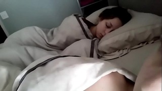 Podglądacz nastoletniej lesbijki Sleepove Masturbacja – Webcamsluts.site