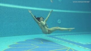 Hot Big Ass Euro Milf Sazan Underwater Erotics