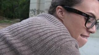 Faketaxi Stranded French Tourist Earns Extra Cash