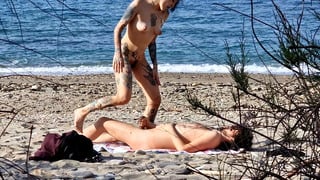 Beach sex between two passionate lovers. – Squirt at min7.40 and 13.25 – – Video shot with my new telephoto lens