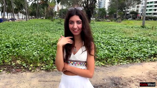 Public Agent Pickup – Sex with a Hottie on the First Date, but she only came the next day