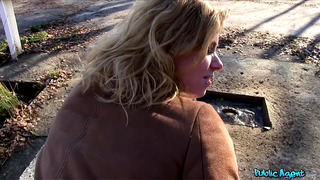 Public Agent, Grateful Babe shows her Gratitude with a Suck