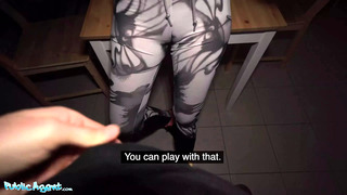 Public Agent – Casey the Runner in Tight Leggings Fucked
