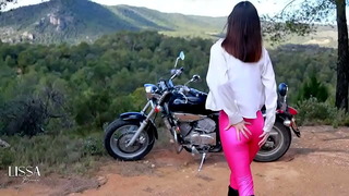 New uncensored video on my premium channels #pee #ExhibicionismoP&uacute;blico #outdoors #motorcycle