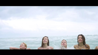 CHASE THE SUN – Oiled nymphs at the beach