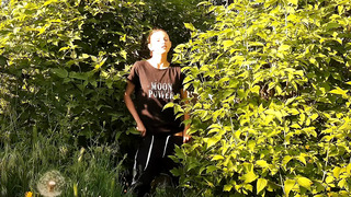 Risky public female masturbation in nature – Lesbian-candys